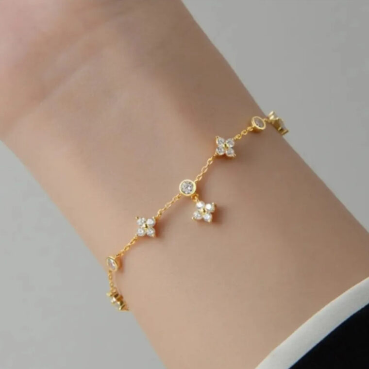 Four Leaf Gold Bracelet